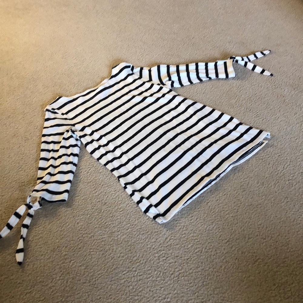 Striped, quarter sleeve, work top